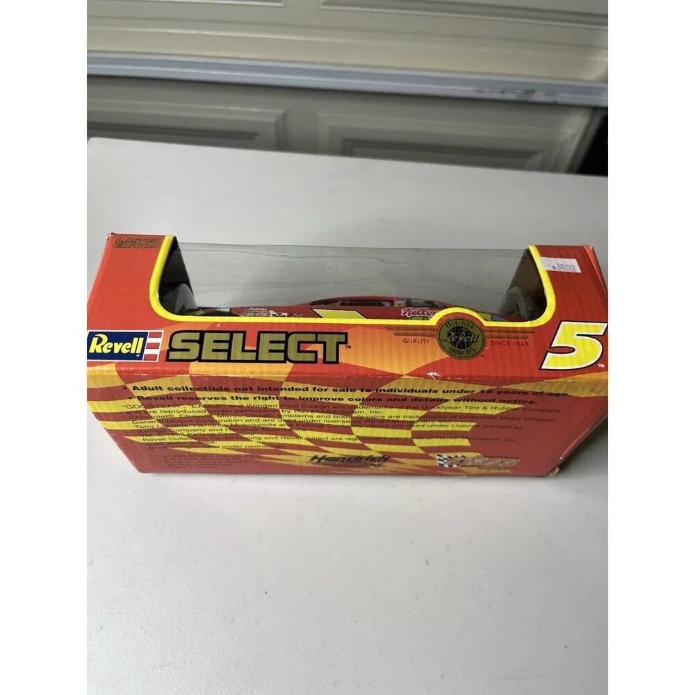1/24 Revell 1998 NASCAR #5 Terry Labonte Blasted Fruit Loops Chevrolet